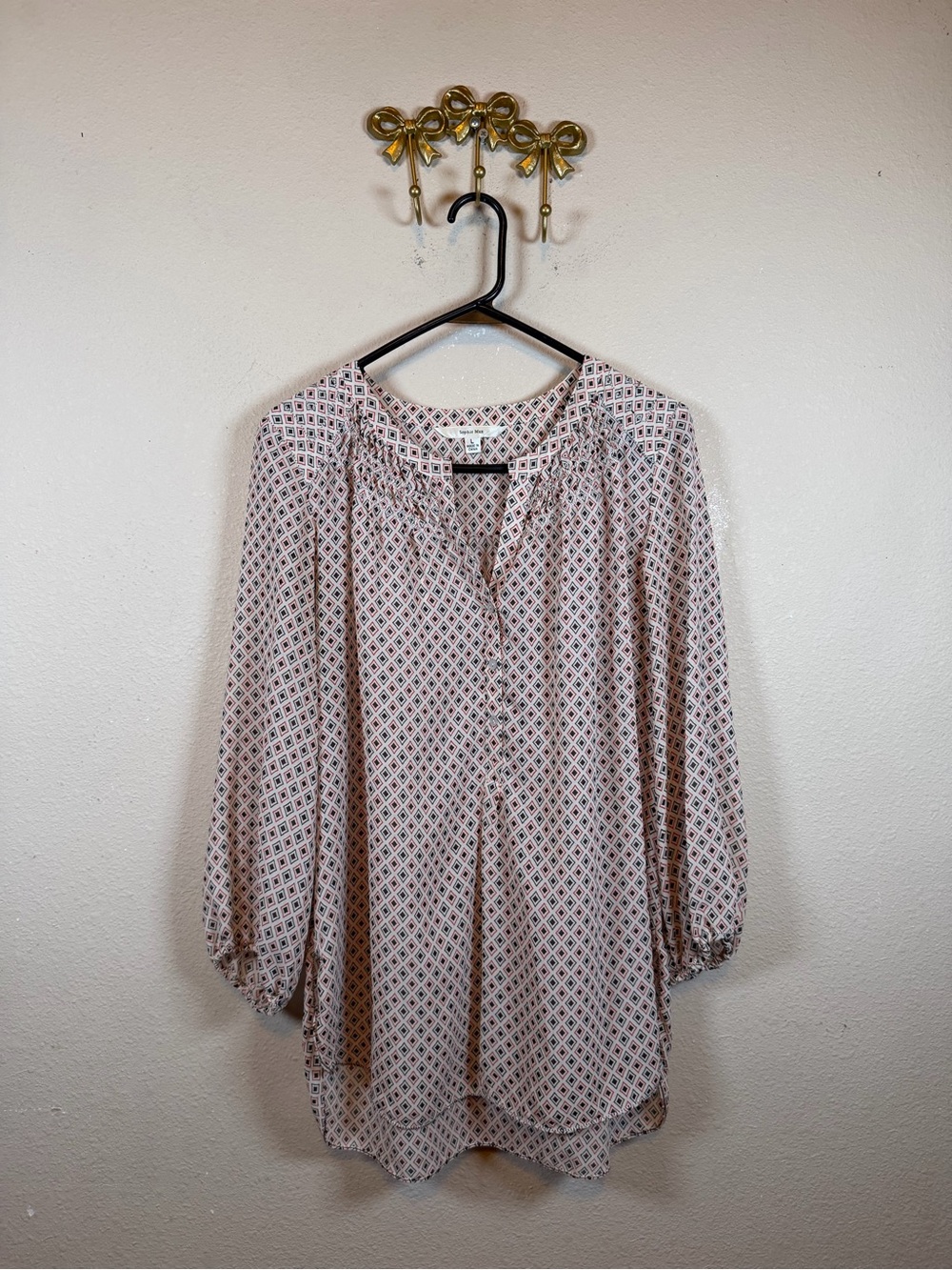 Sophie Max Ivory 1/2 button down orange diamond Printed Peasant Top. Size L